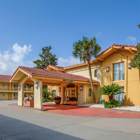 Quality Inn & Suites North Charleston - Ashley Phosphate Экстерьер фото