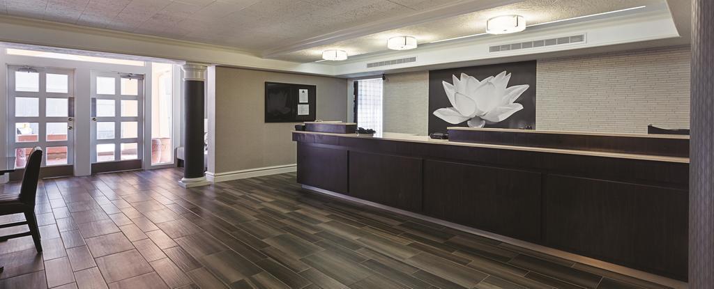 Quality Inn & Suites North Charleston - Ashley Phosphate Экстерьер фото