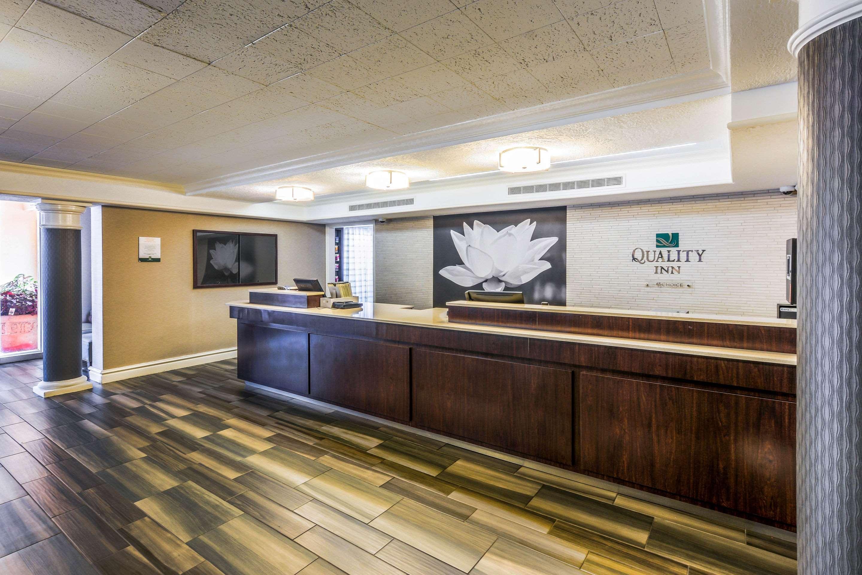 Quality Inn & Suites North Charleston - Ashley Phosphate Экстерьер фото