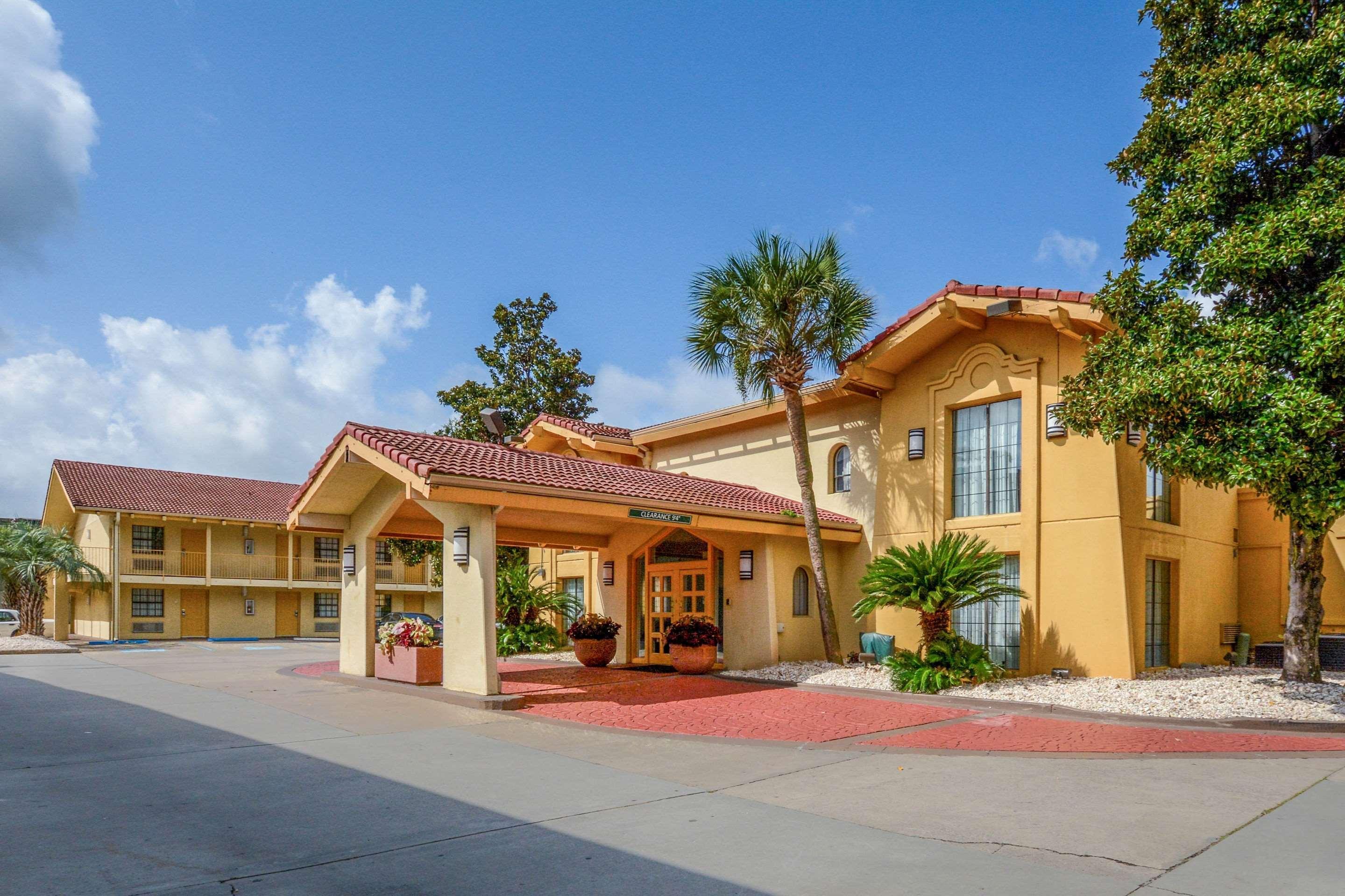 Quality Inn & Suites North Charleston - Ashley Phosphate Экстерьер фото